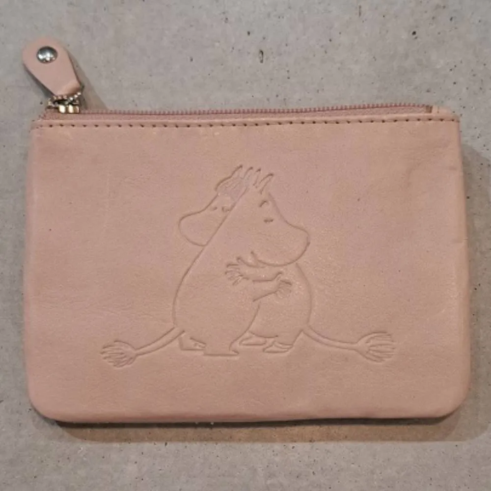 Moomintroll Hug porte-monnaie cuir rose 12x9 cm