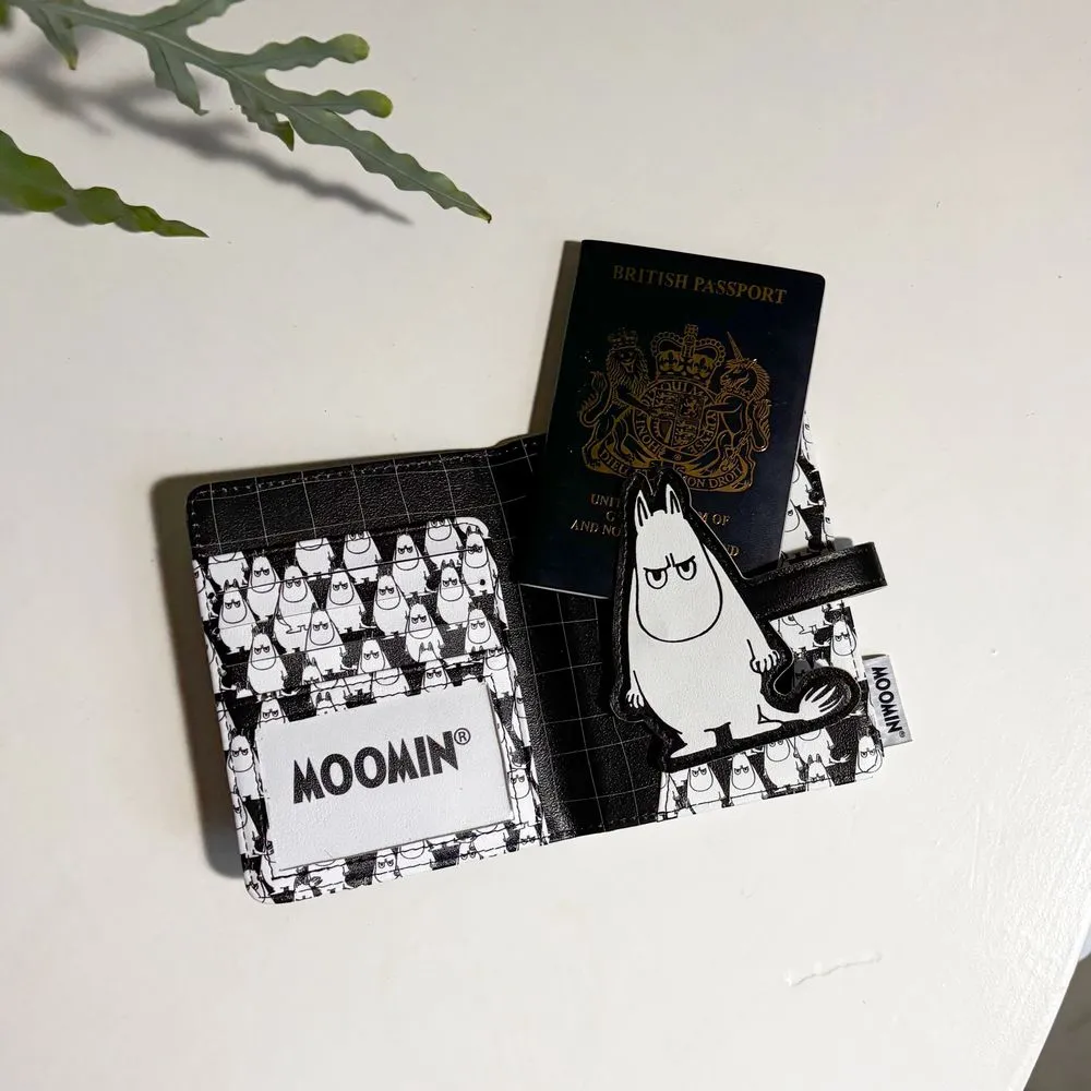 Moomintroll Angry protège-passeport faux cuir 14x11 cm