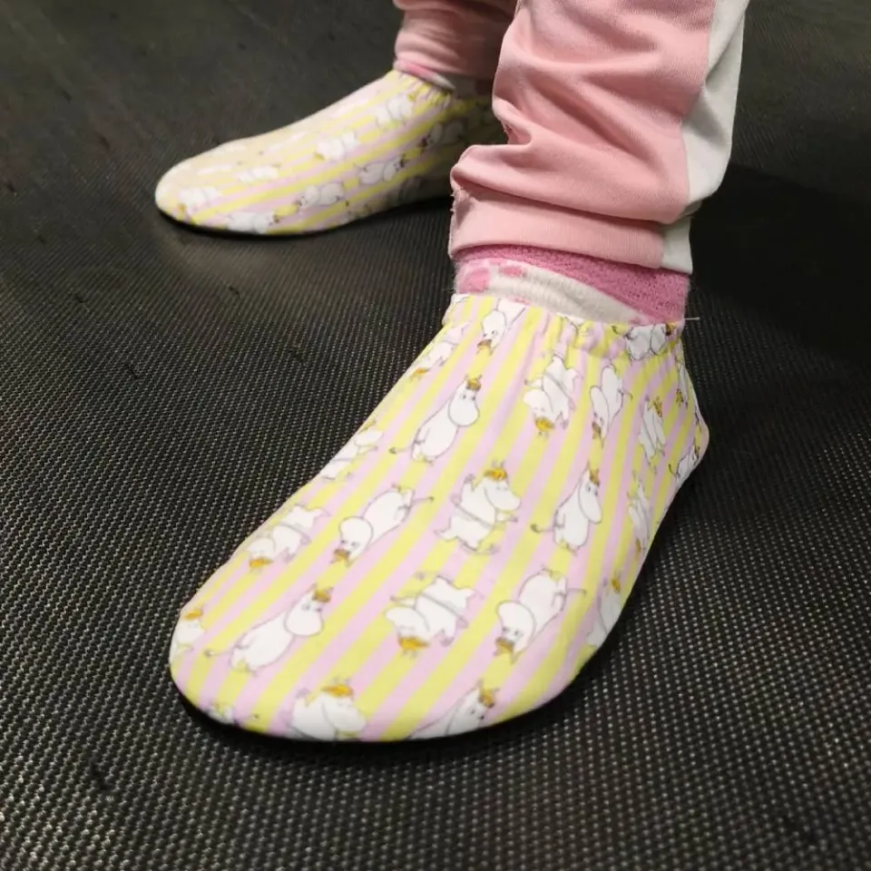 Moomintroll Snorkmaiden chaussons jaunes enfant antidérapants