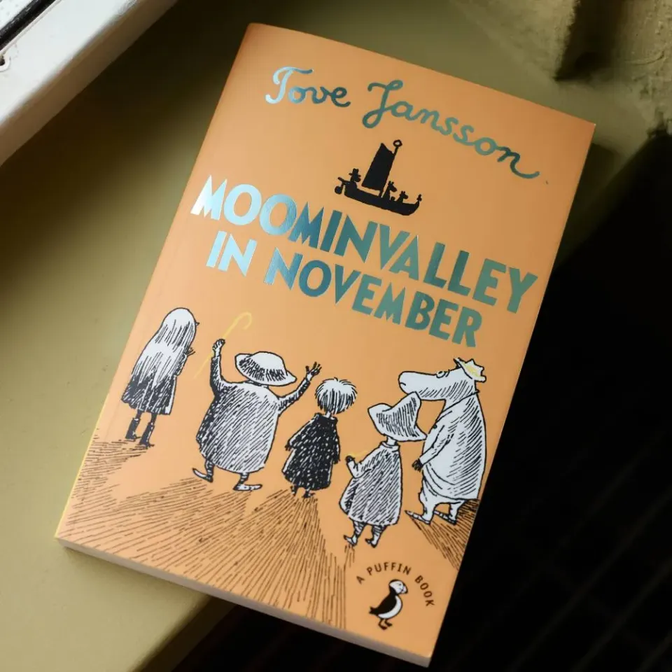 Moomintroll Moominvalley in November Livre Anglais Tove Jansson