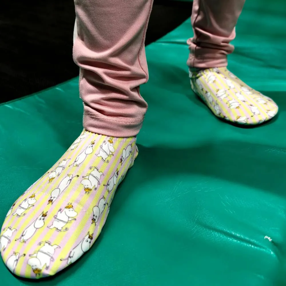 Moomintroll Snorkmaiden chaussons jaunes enfant antidérapants