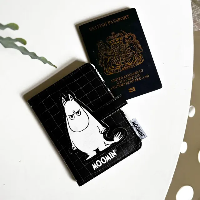 Moomintroll Angry protège-passeport faux cuir 14x11 cm