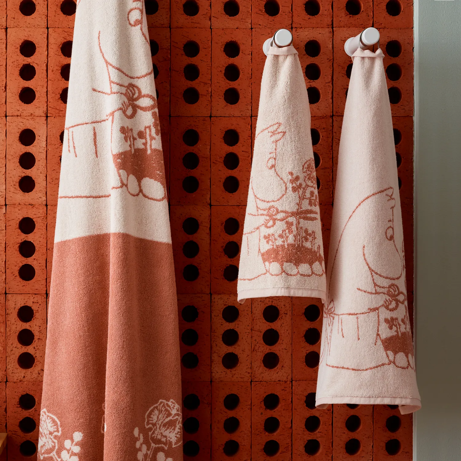 Moomintroll Moominmamma serviette de bain beige 70x140 cm