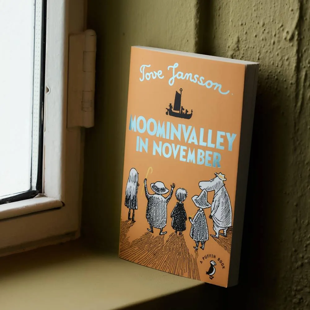 Moomintroll Moominvalley in November Livre Anglais Tove Jansson
