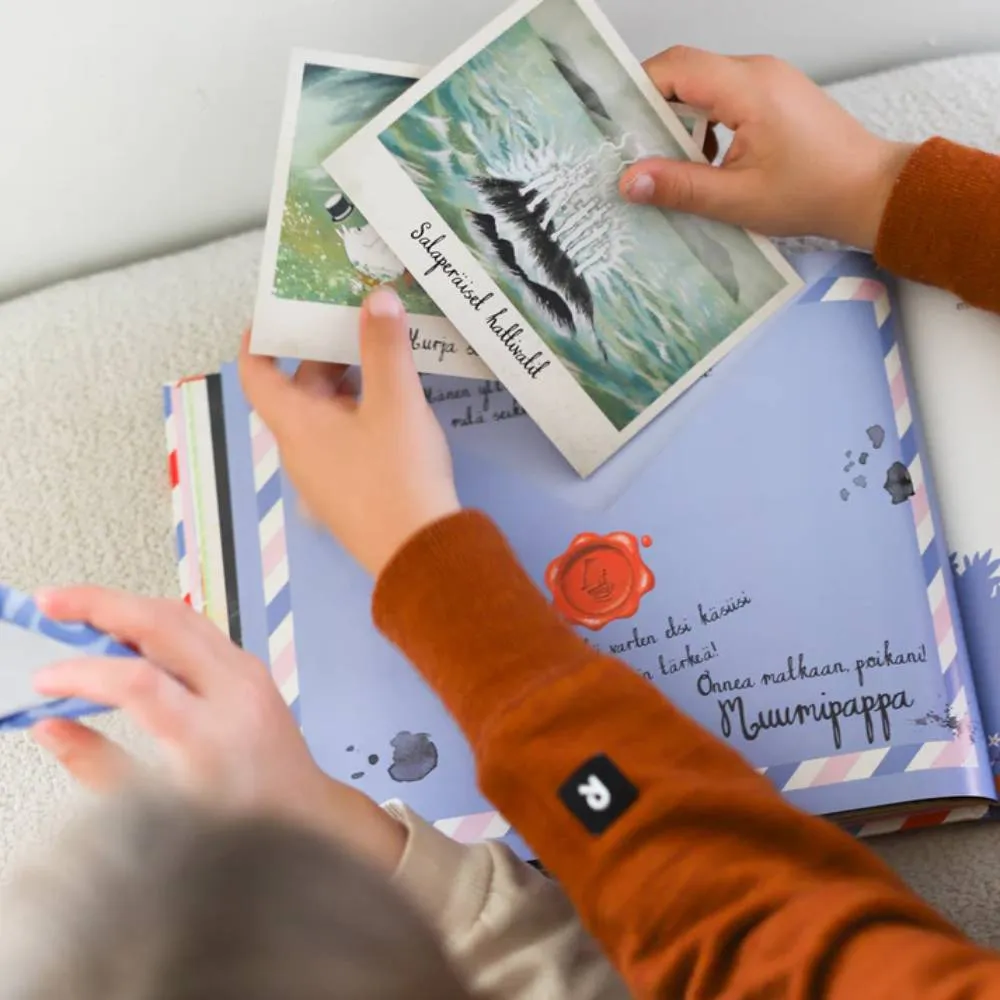 Moomintroll Muumipostia livre interactif finnois chasse au trésor