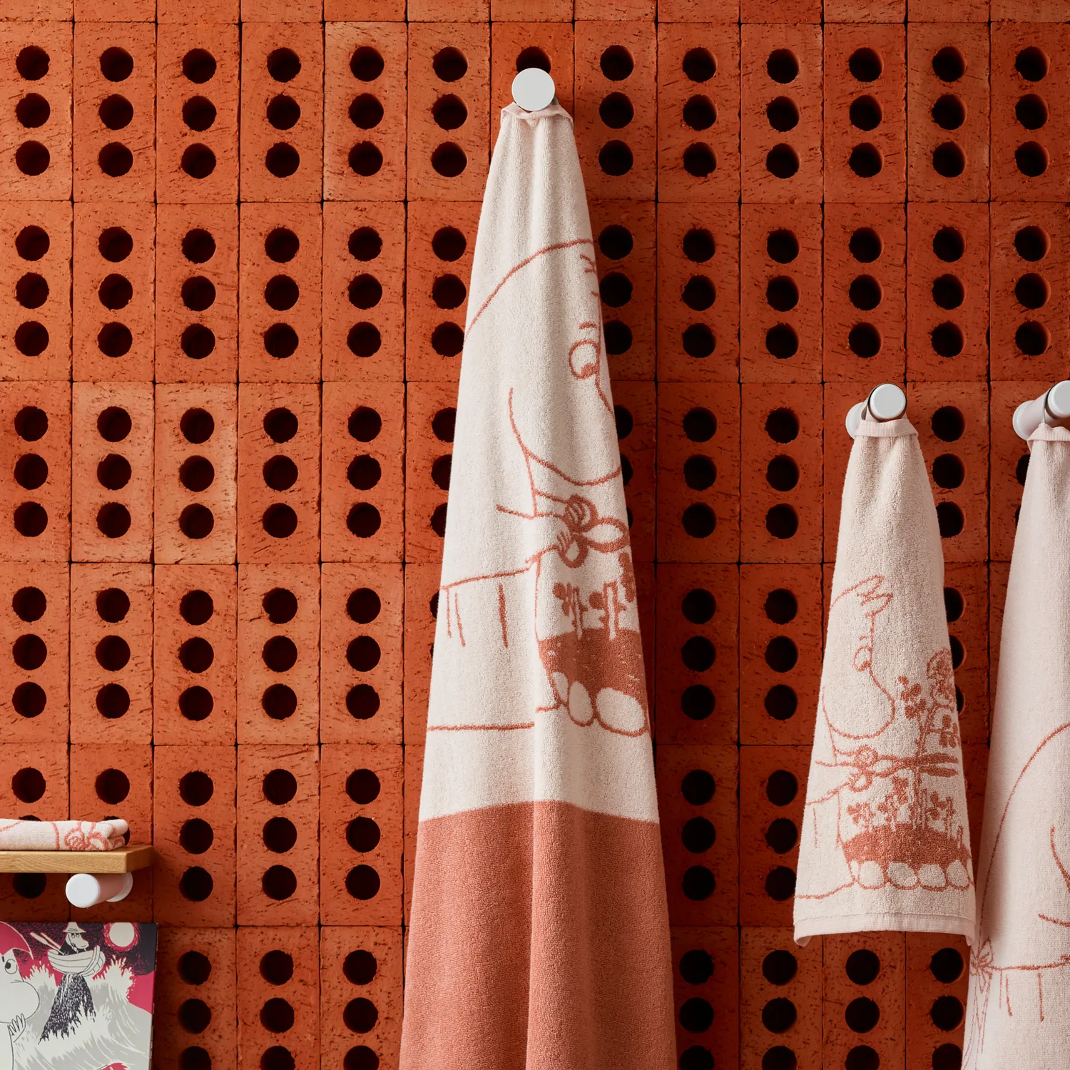 Moomintroll Moominmamma serviette de bain beige 70x140 cm